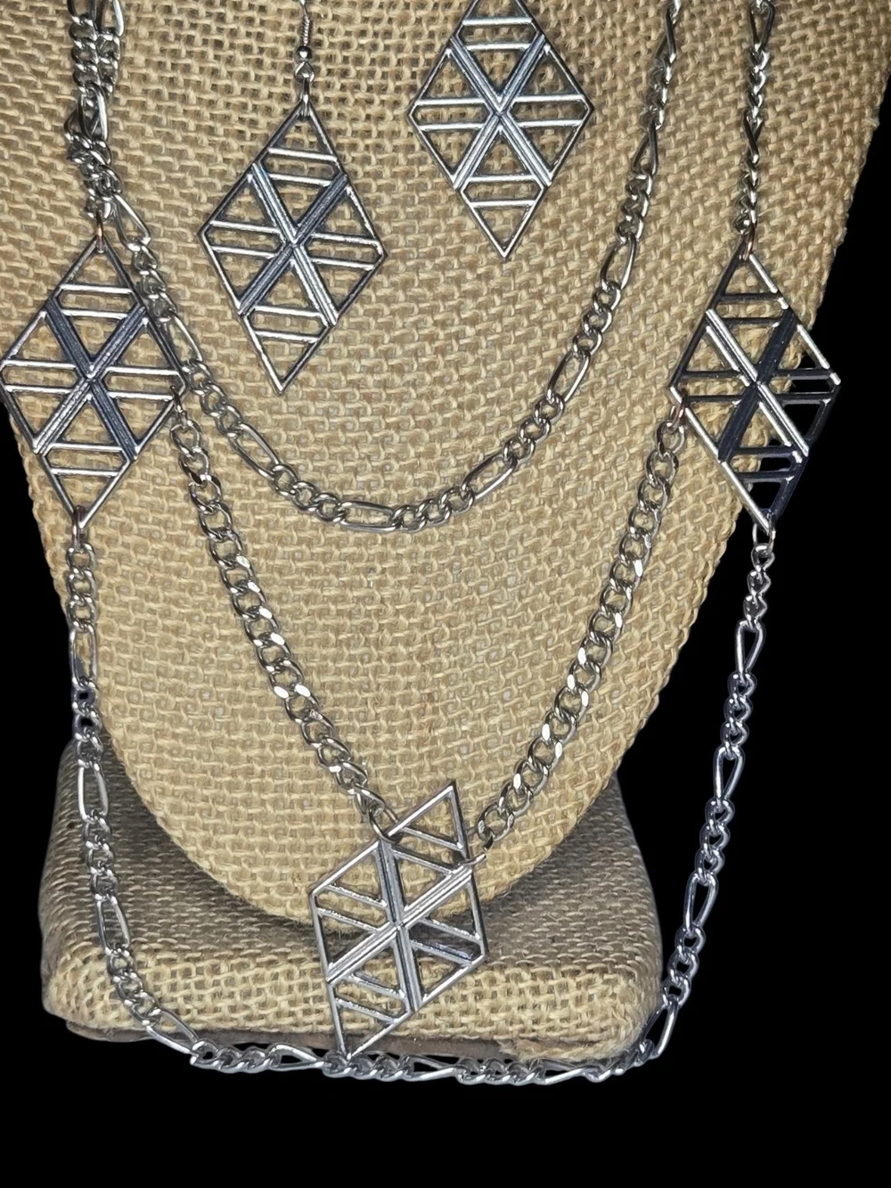 6 NICE WEARABLE NECKLACES